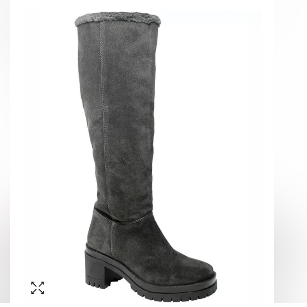 NWT CHARLES BY CHARLES DAVID
Women's Collateral Extra Wide Boots